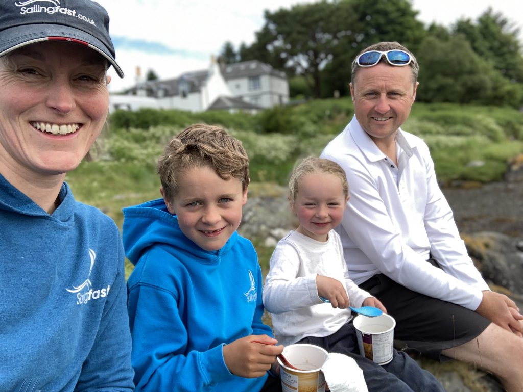 Duncan and Emma from Sailingfast with their children